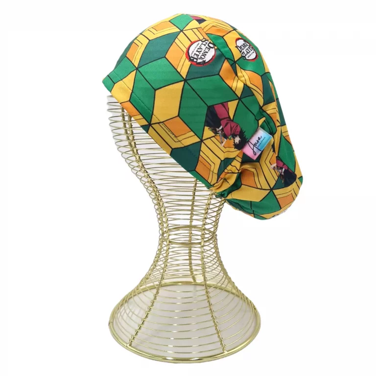 Gorro clínico diseño kimetsu color verde con amarillo tela poliester elasticada