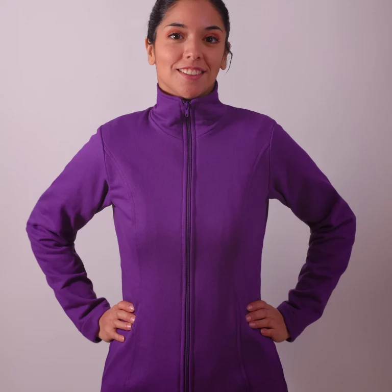 Polerón clínico mujer diseño Débora morado