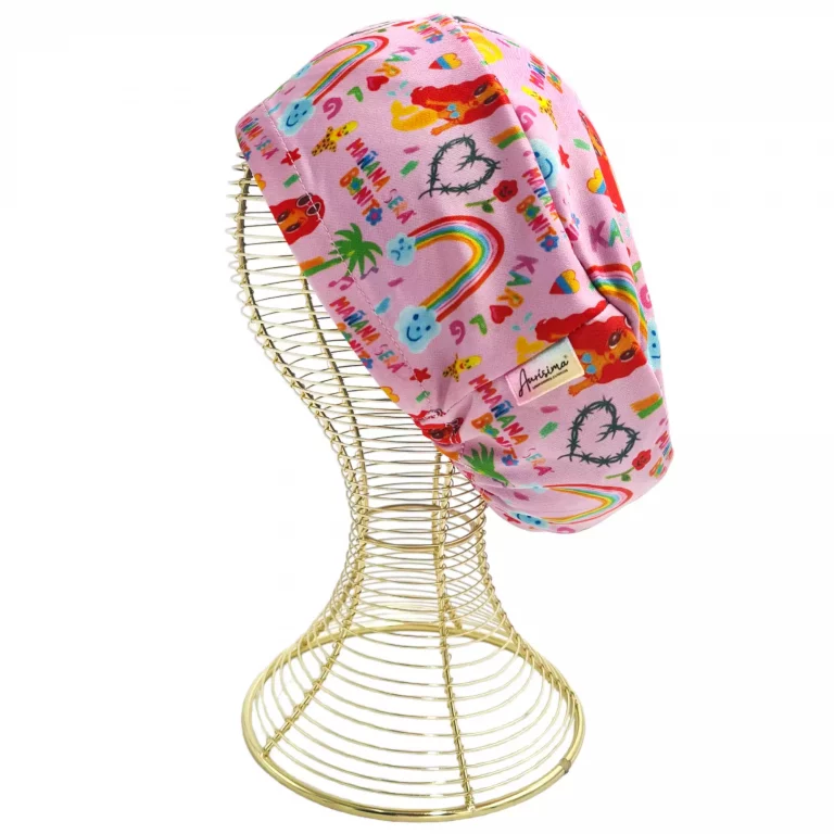 Gorro clínico diseño Disco Karol-G color rosado tela poliester elasticada